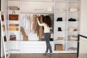 Walk-In Closets & Wardrobes
